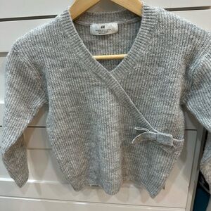 H&M Light Gray V-Neck Sweater with Bow